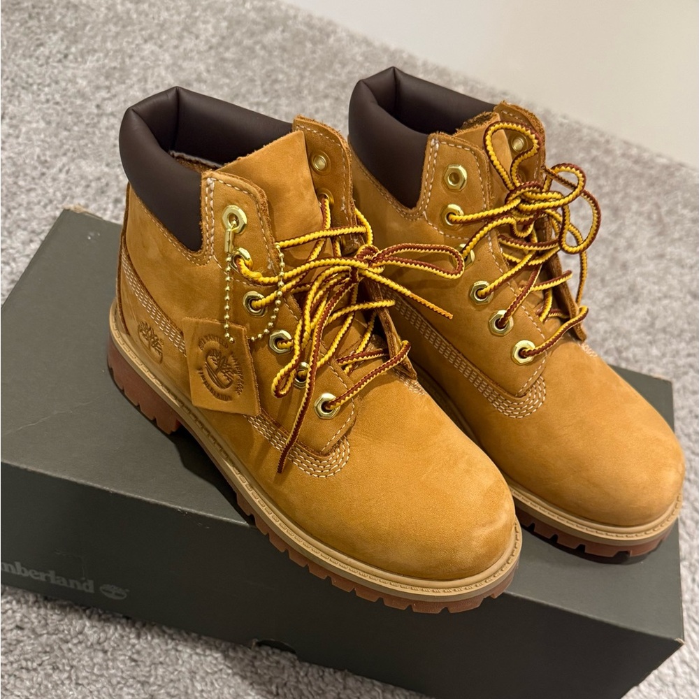NIB! Timberland Wheat Nubuck Boots. Size 13